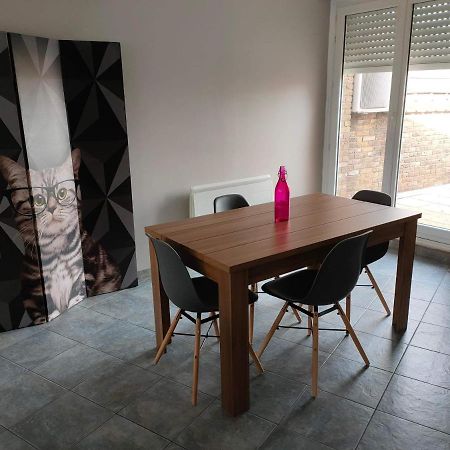 Appartement 2 Chambres Spacieuses Avec Terrasse Brouckerque Екстериор снимка