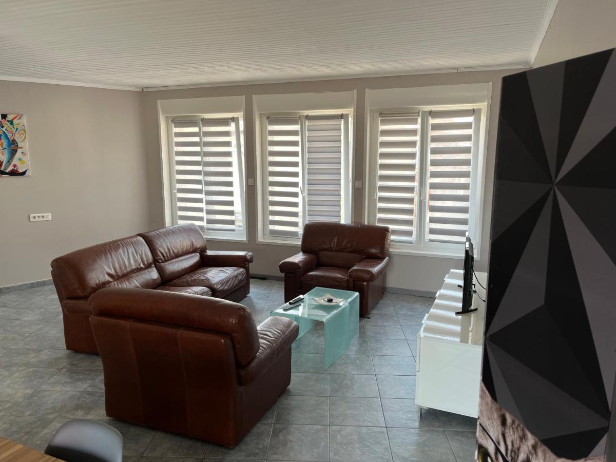 Appartement 2 Chambres Spacieuses Avec Terrasse Brouckerque Екстериор снимка